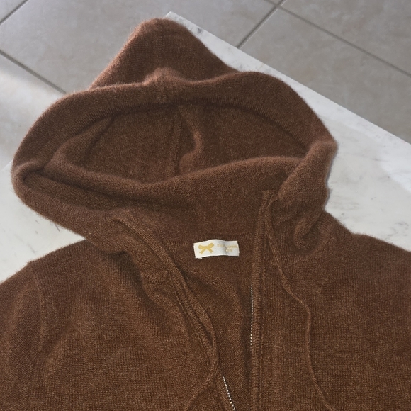 J. Crew Italian Caahmere Sweater - Picture 3 of 8